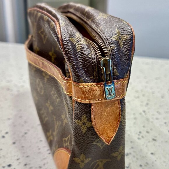 Louis Vuitton make-up bag-Authentic - Picture 1 of 3